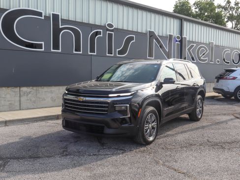 Used 2026 Chevrolet Traverse LT AWD/4WD image 1