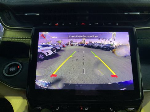 Used 2021 Jeep Grand Cherokee L Limited image 11