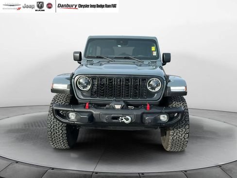 Used 2024 Jeep Wrangler Unlimited Rubicon image 3