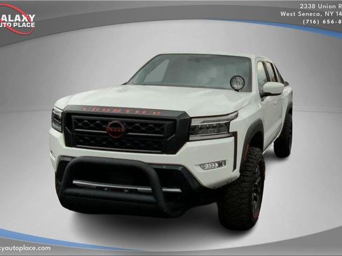 Used 2022 Nissan Frontier PRO-4X w/ Technology Package image 2