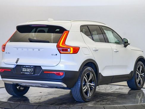 Certified 2025 Volvo XC40 B5 Core w/ Protection Package Premier image 5