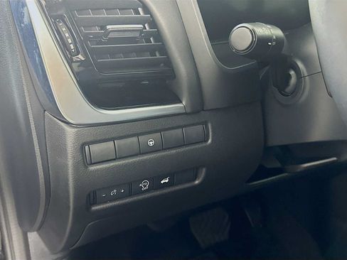 Used 2026 Nissan Rogue SL AWD/4WD image 8