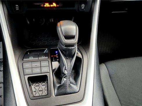 Used 2023 Toyota RAV4 LE image 28