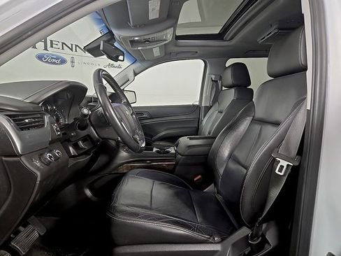 Used 2018 Chevrolet Suburban LT image 15