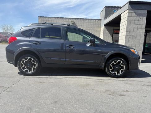 Used 2016 Subaru Crosstrek 2.0i Premium image 4