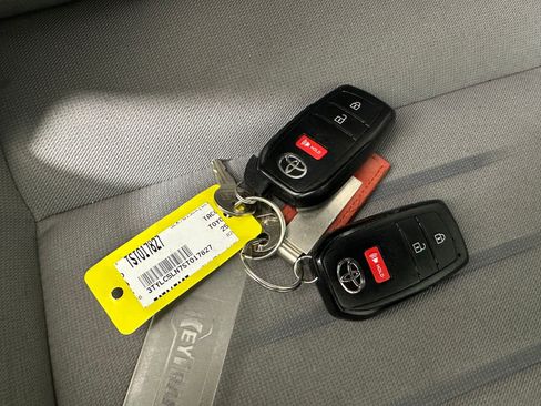 Certified 2025 Toyota Tacoma TRD Off-Road w/ TRD Off Road Upgrade Package image 29