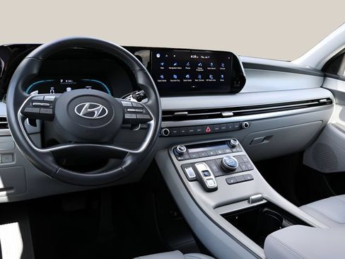 Used 2025 Hyundai Palisade SEL FWD image 14