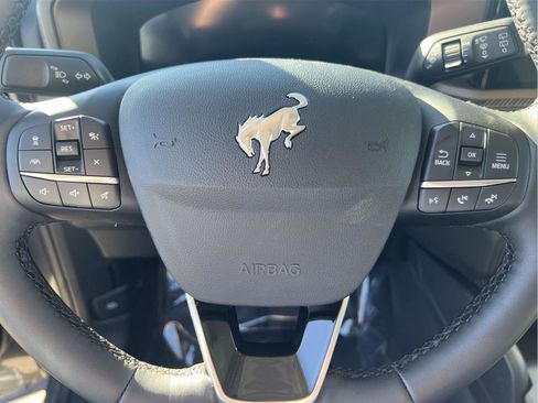 Used 2025 Ford Bronco Sport Outer Banks w/ Sasquatch Outer Banks Package AWD/4WD image 17