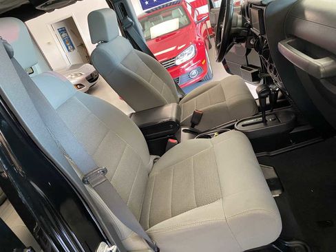 Used 2009 Jeep Wrangler Unlimited Sahara w/ Dual Top Group image 20