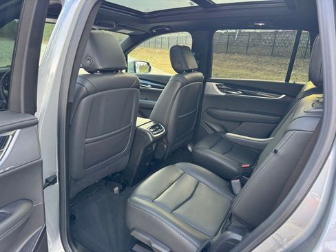 Certified 2025 Cadillac XT6 Premium Luxury image 18