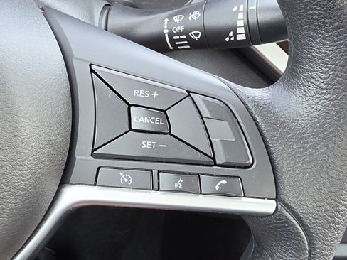 Used 2024 Nissan Altima 2.5 SV FWD image 18