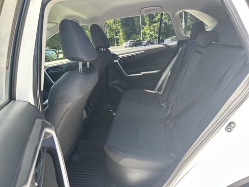 Certified 2025 Toyota RAV4 LE AWD/4WD image 31