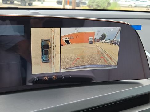 New 2026 Cadillac Vistiq Sport w/ LPO, Floor Liner Package image 18