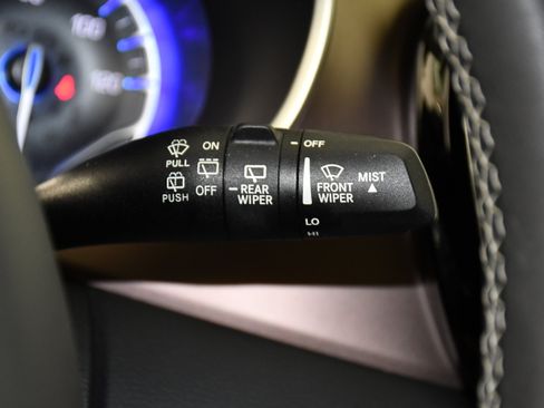 Used 2023 Chrysler Voyager LX FWD image 24