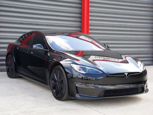 Used 2023 Tesla Model S Standard Range image 5