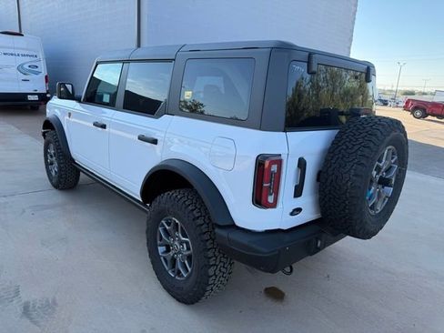 New 2025 Ford Bronco Badlands image 6