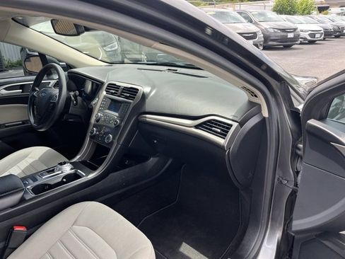 Used 2019 Ford Fusion S image 15