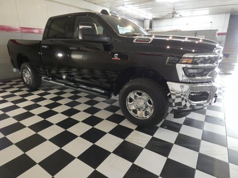Used 2025 RAM 2500 Tradesman AWD/4WD image 5