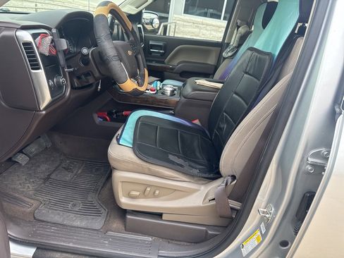 Used 2018 Chevrolet Silverado 1500 LT w/ Texas Edition image 10