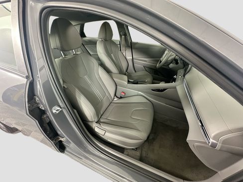 Used 2024 Hyundai Elantra SEL FWD image 30