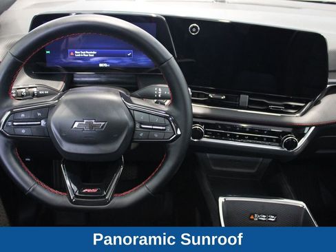 Used 2025 Chevrolet Equinox RS FWD image 7