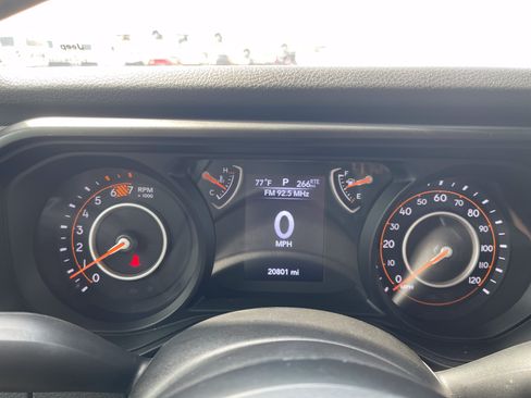 Used 2024 Jeep Wrangler Unlimited Sport AWD/4WD image 19
