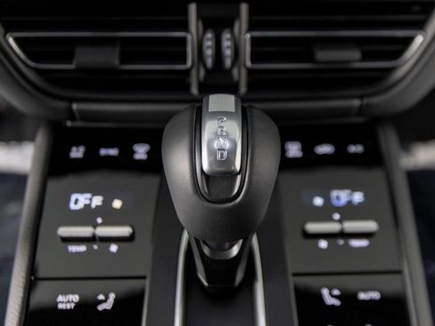 New 2026 Porsche Macan Turbo image 28