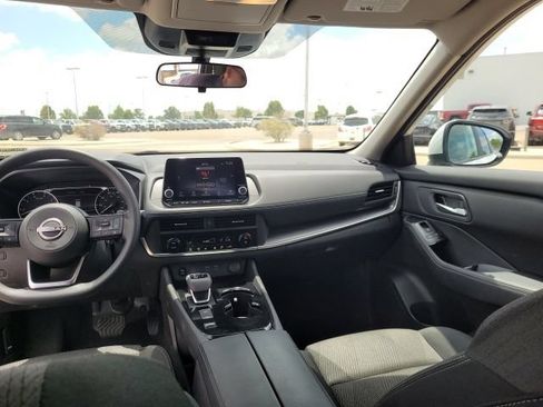 Certified 2024 Nissan Rogue SV FWD image 23