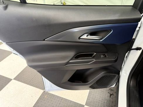 New 2026 Chevrolet Equinox EV LT image 18