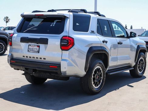 Certified 2025 Toyota 4Runner TRD Off-Road AWD/4WD image 7