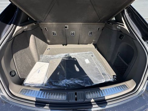 Used 2026 Porsche Macan AWD/4WD image 41
