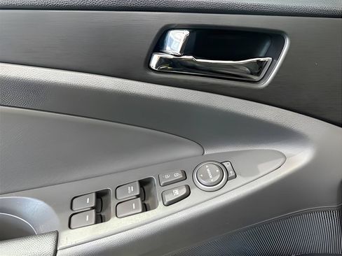 Used 2013 Hyundai Sonata SE w/ Navigation & Sunroof Pkg FWD image 11