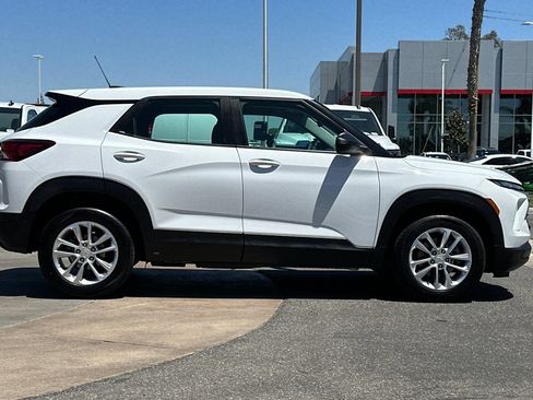 Certified 2025 Chevrolet TrailBlazer LS FWD image 3