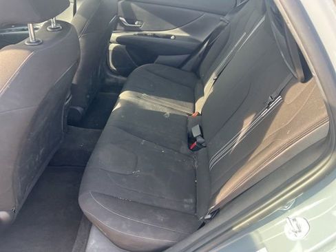 Used 2021 Hyundai Elantra SEL image 11