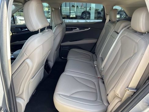 Certified 2021 Lincoln Nautilus Reserve w/ Equipment Group 201A image 18