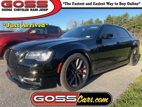 Certified 2023 Chrysler 300 C RWD image 1