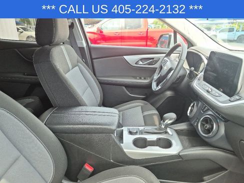 Used 2025 Chevrolet Blazer LT AWD/4WD image 26