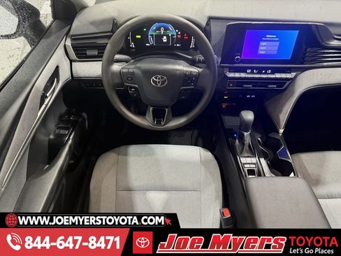 Used 2026 Toyota Camry LE w/ Convenience Package image 14
