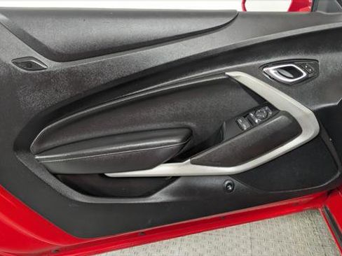 Used 2020 Chevrolet Camaro LT image 17