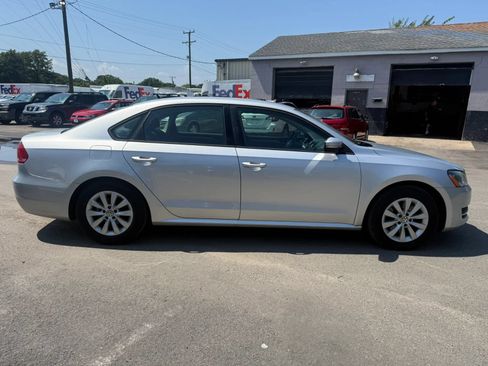 Used 2013 Volkswagen Passat 2.5 S FWD image 6