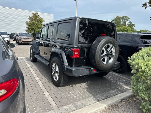 Used 2019 Jeep Wrangler Unlimited Sahara w/ Safety Group AWD/4WD image 5