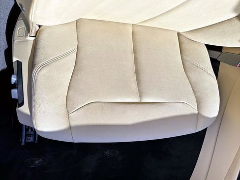 Used 2018 BMW 320i Sedan image 14