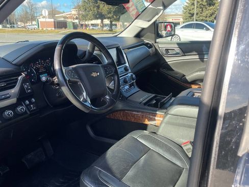 Used 2017 Chevrolet Suburban Premier image 9