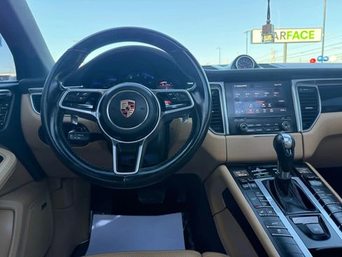Used 2018 Porsche Macan Sport Edition image 30