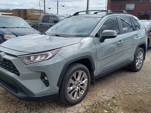 Used 2020 Toyota RAV4 XLE Premium image 1