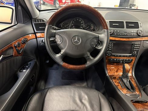 Used 2006 Mercedes-Benz E 350 4MATIC Sedan image 16