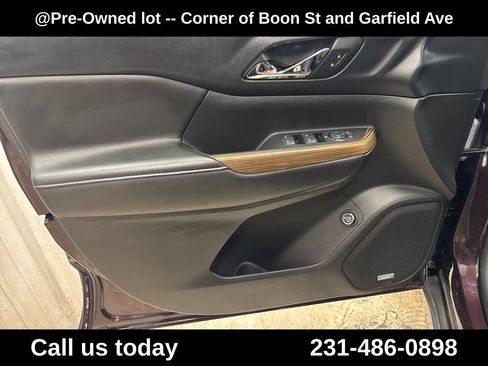 Used 2017 GMC Acadia SLE AWD/4WD image 15