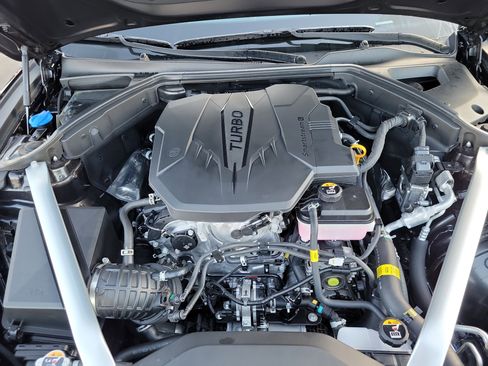 Certified 2025 Genesis G70 2.5T image 24