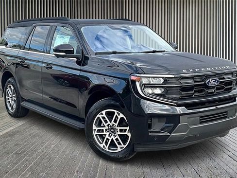 New 2025 Ford Expedition Max Active image 2