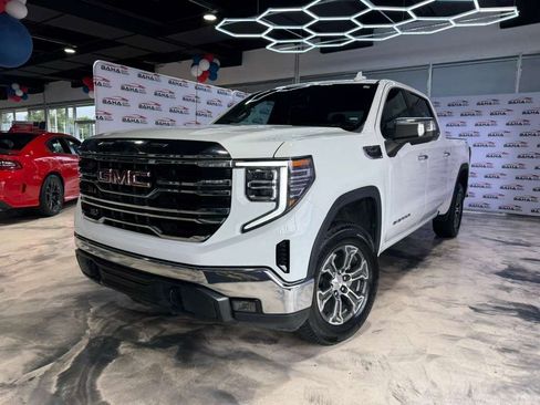 Used 2025 GMC Sierra 1500 SLT AWD/4WD image 2